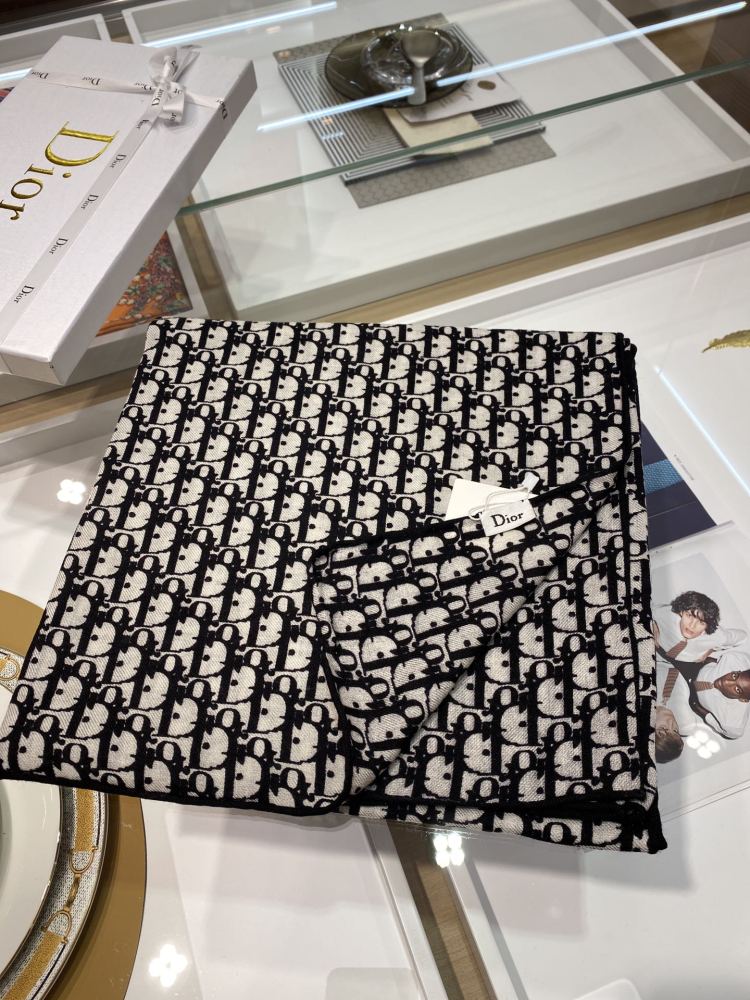 Dior scarf