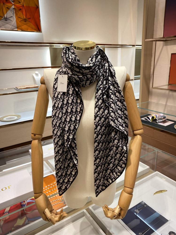Dior scarf