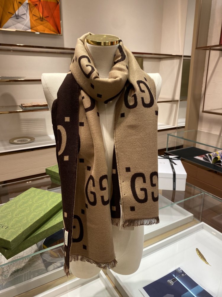 Gucci scarf