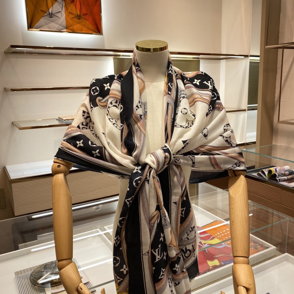Louis Vuitton scarf