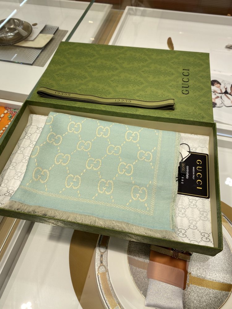 Gucci scarf