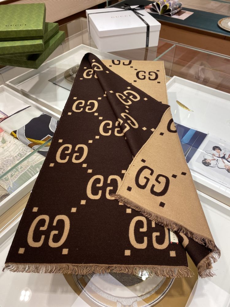 Gucci scarf