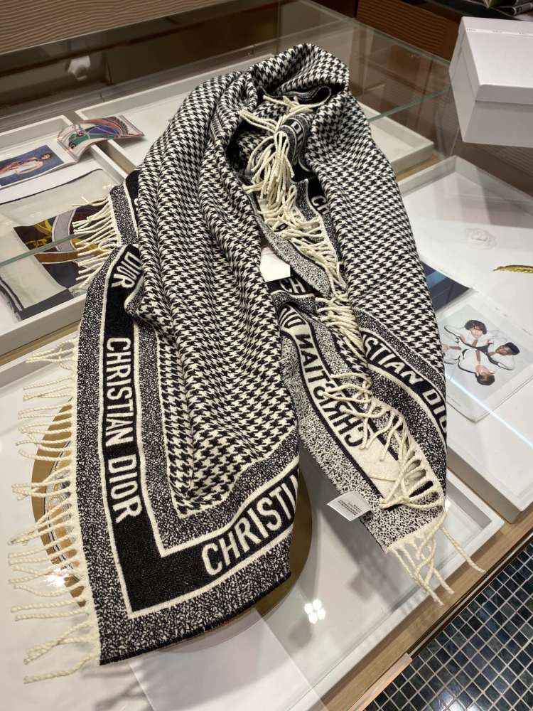 Dior scarf
