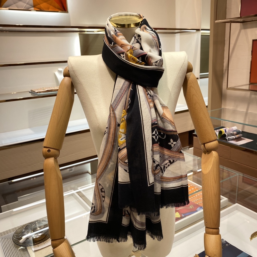 Louis Vuitton scarf