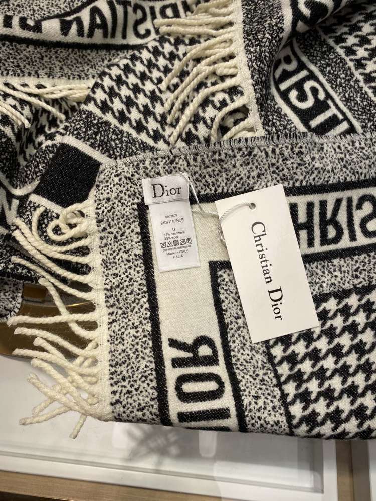Dior scarf