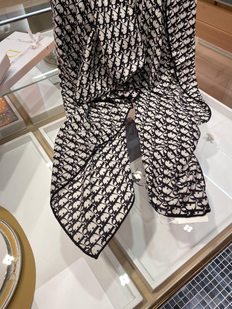 Dior scarf
