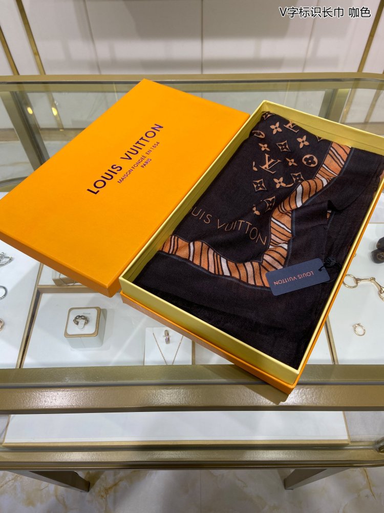 Louis Vuitton scarf