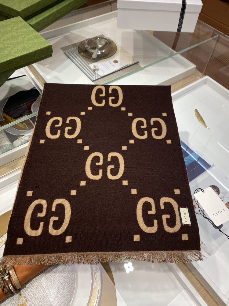 Gucci scarf