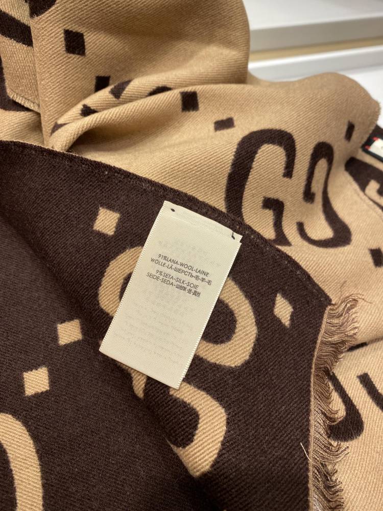 Gucci scarf