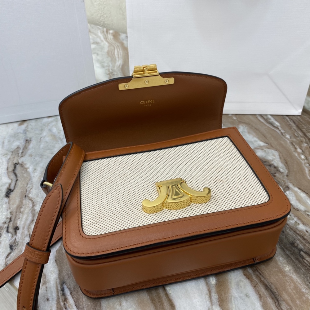 Celine  TEEN TRIOMPHE PM 18cm Mirror Boutique
