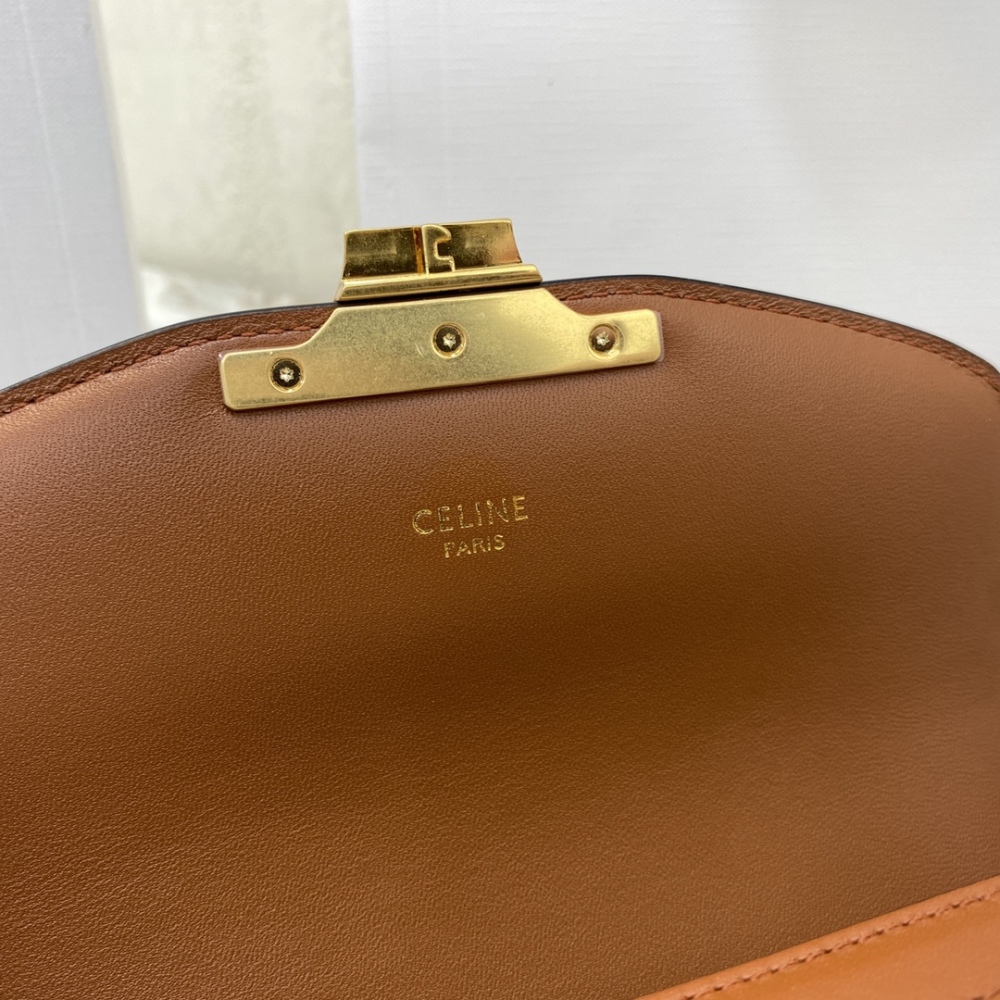 Celine  TEEN TRIOMPHE PM 18cm Mirror Boutique