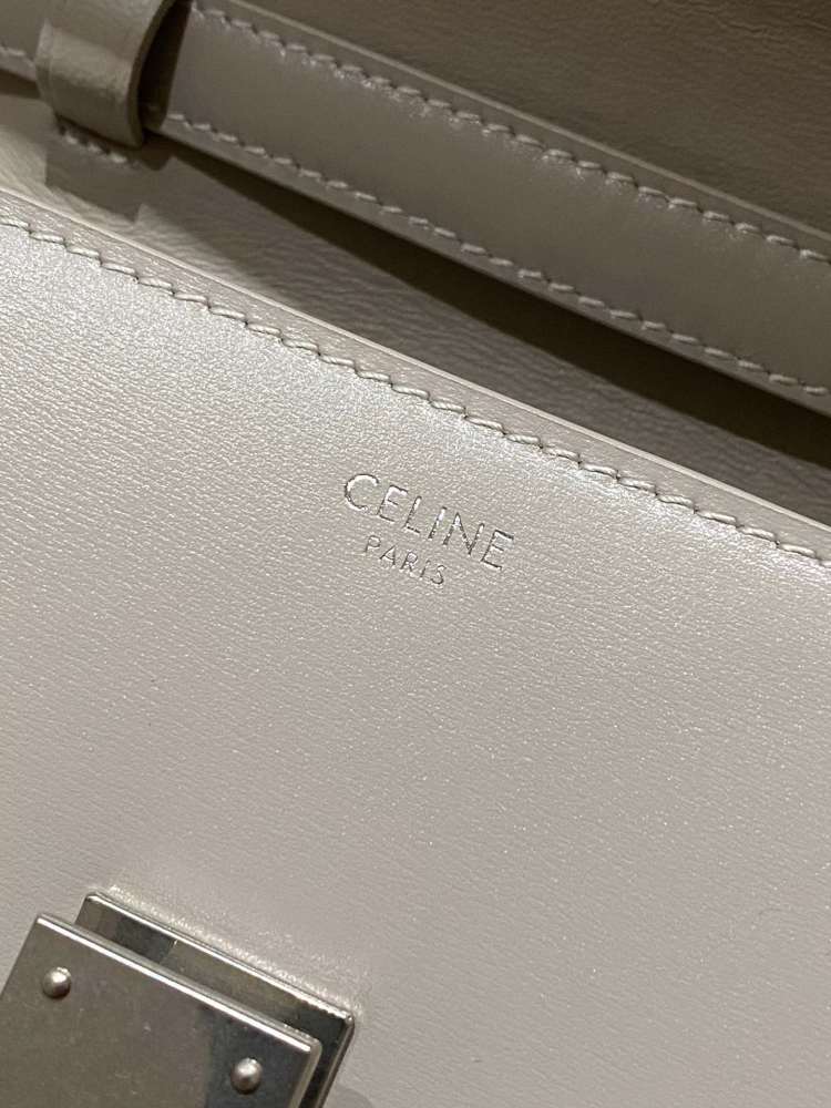 Celine  TEEN TRIOMPHE PM 18cm Mirror Boutique