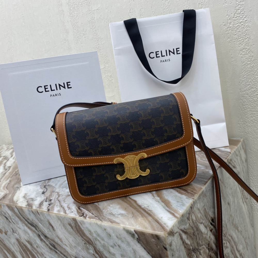 Celine TRIOMPHE MM 22cm Mirror Boutique