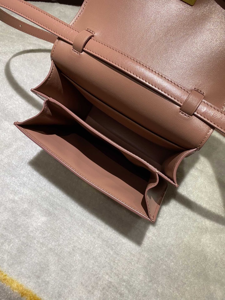 Celine  TEEN TRIOMPHE PM 18cm Mirror Boutique