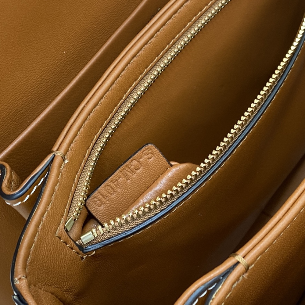Celine TRIOMPHE MM 22cm Mirror Boutique