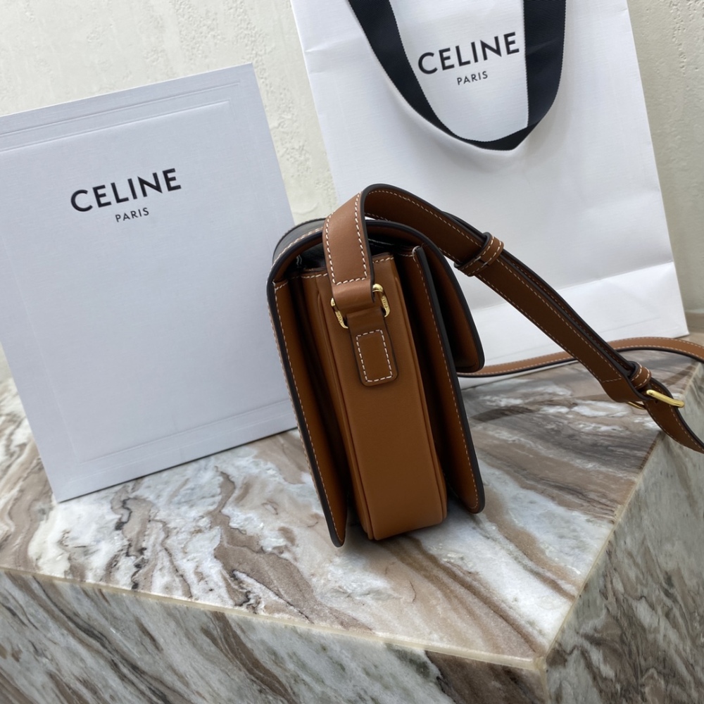 Celine TRIOMPHE MM 22cm Mirror Boutique