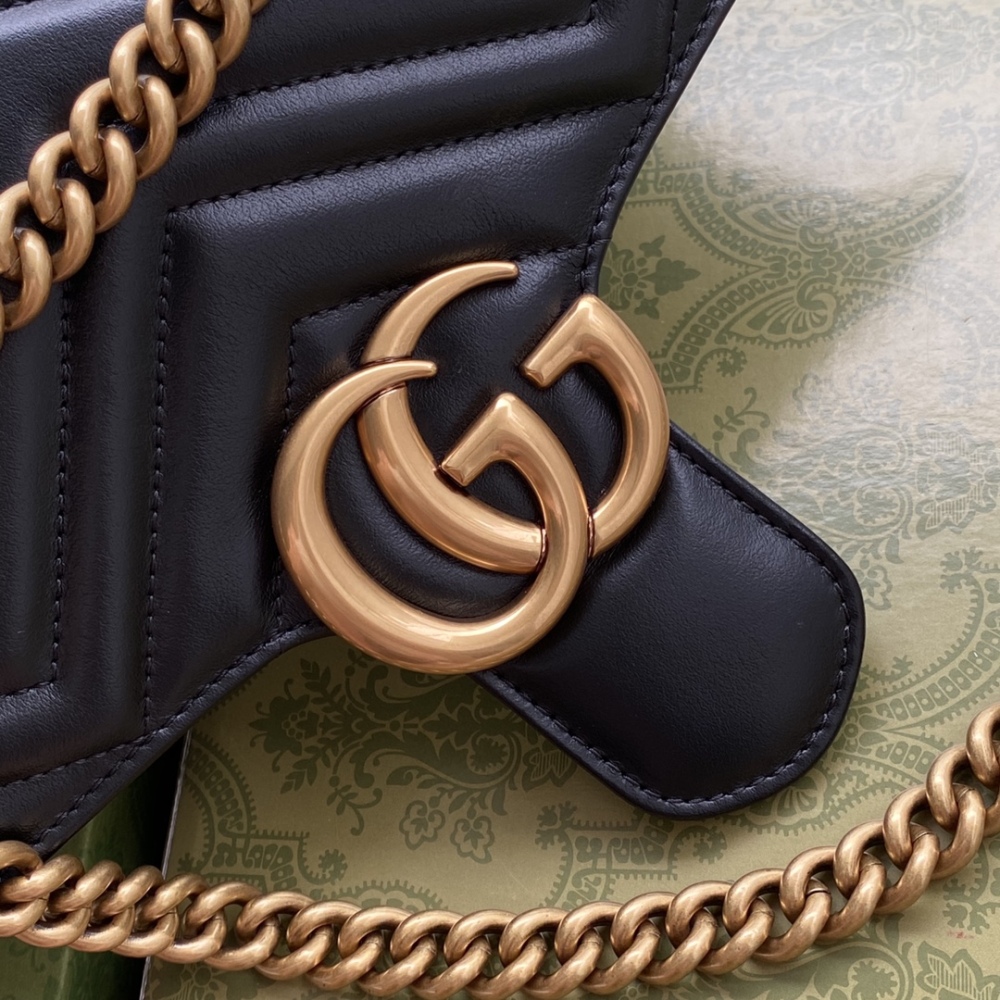 Gucci  GG Marmont 443497 Mirror Boutique