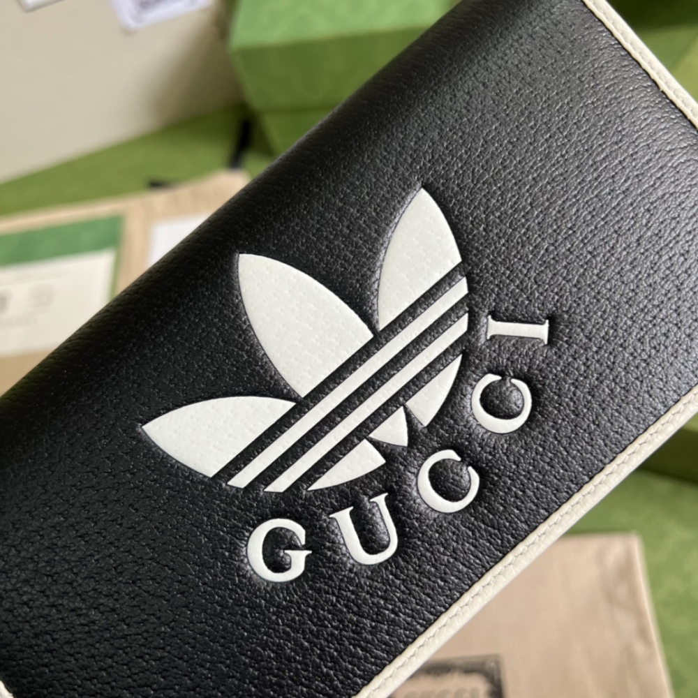 Gucci Saddle Bag WOC 621892 Mirror Boutique