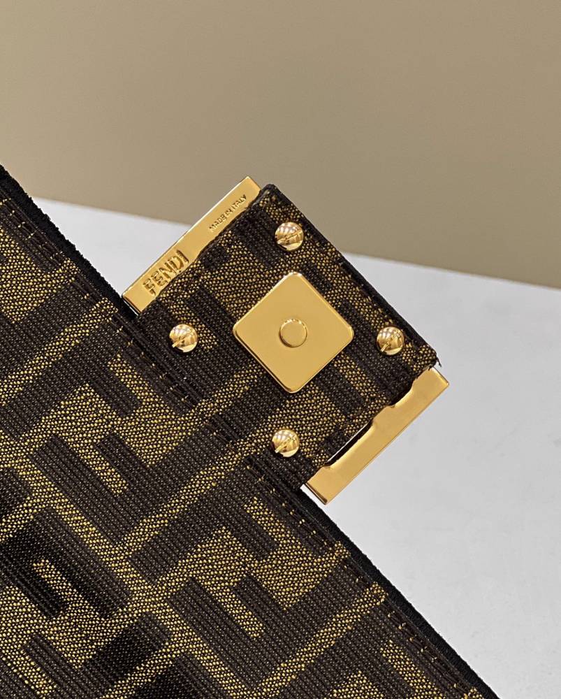 Fendi Flip baguette 0191S Mirror Boutique
