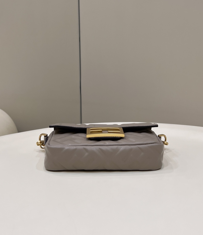 Fendi Flip baguette 0191S Mirror Boutique