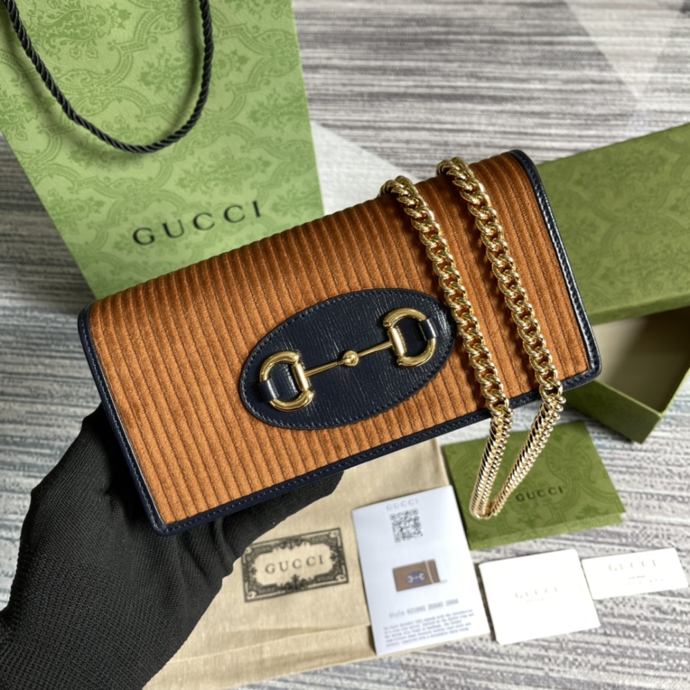 Gucci Saddle Bag WOC 621892 Mirror Boutique