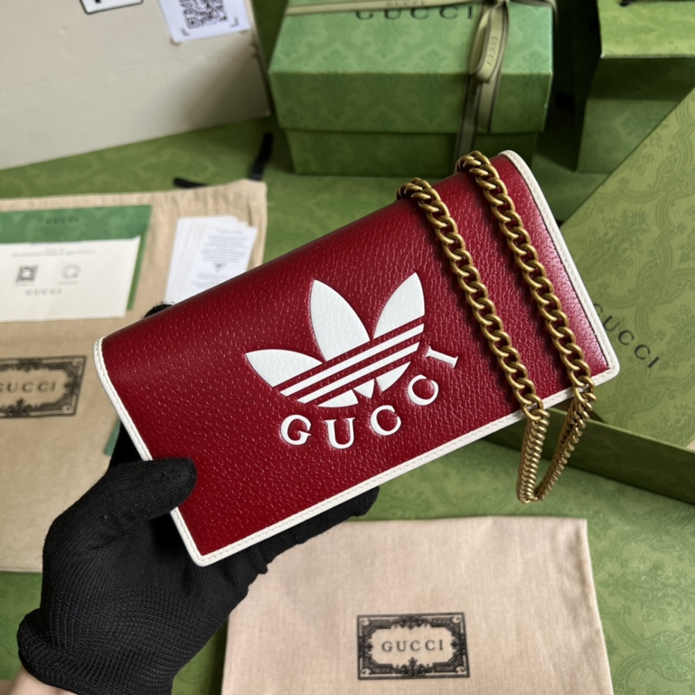 Gucci Saddle Bag WOC 621892 Mirror Boutique