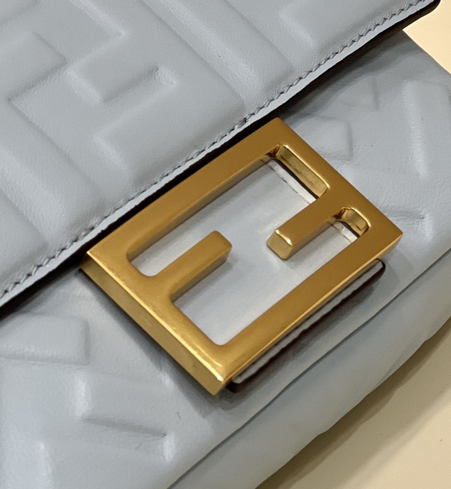 Fendi Flip baguette 0191S Mirror Boutique