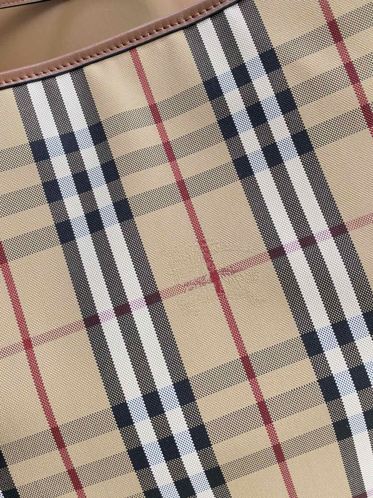 Burberry Shopping Bag 8812 Mirror Boutique