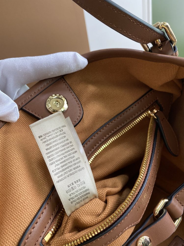 Burberry Shopping Bag 8812 Mirror Boutique