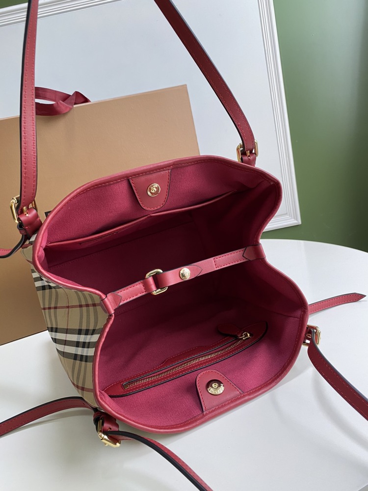 Burberry Shopping Bag 8812 Mirror Boutique