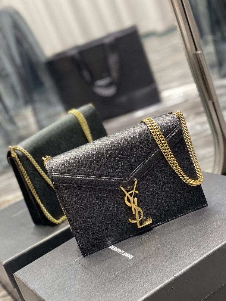 Saint Laurent 𝑪𝑨𝑺𝑺𝑨𝑵𝑫𝑹𝑨 532750 Mirror Boutique