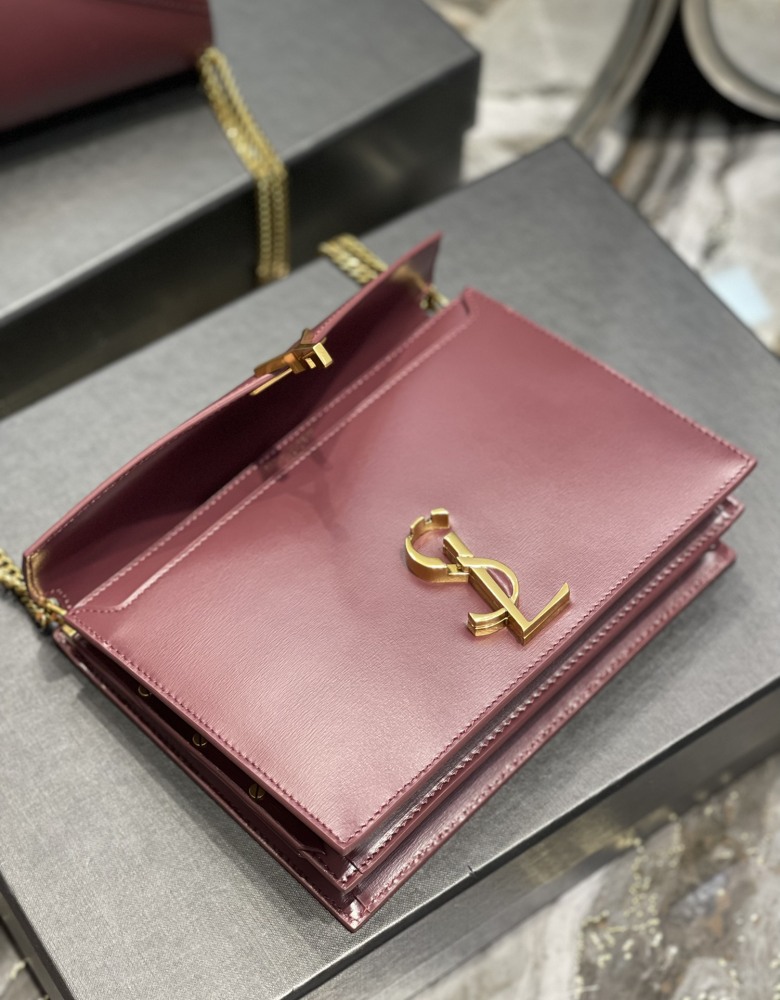 Saint Laurent 𝑪𝑨𝑺𝑺𝑨𝑵𝑫𝑹𝑨 532750 Mirror Boutique