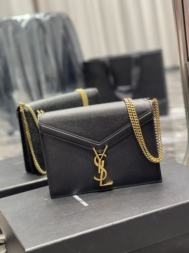 Saint Laurent 𝑪𝑨𝑺𝑺𝑨𝑵𝑫𝑹𝑨 532750 Mirror Boutique