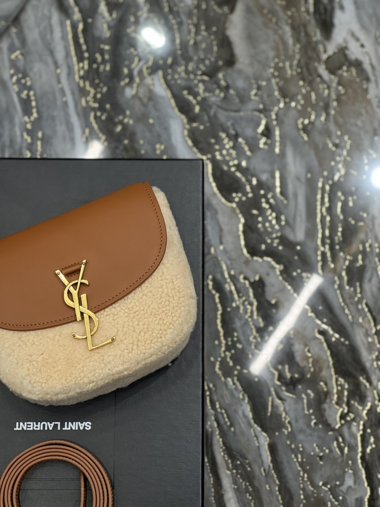 Saint Laurent 𝑲𝒂𝒊𝒂  619740 Mirror Boutique