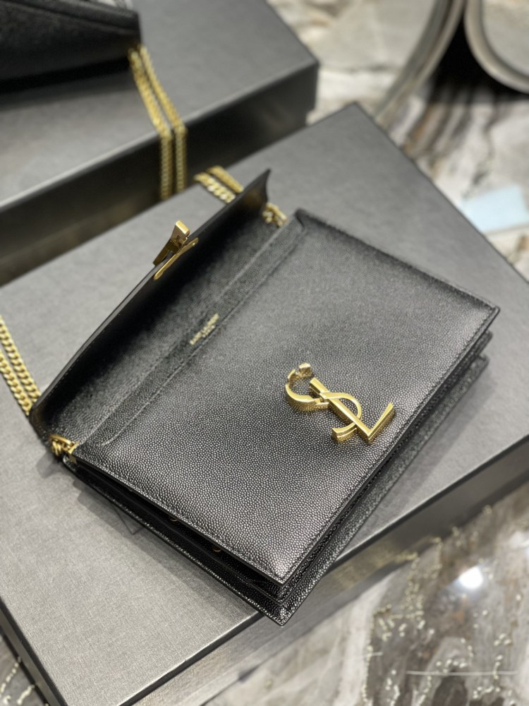 Saint Laurent 𝑪𝑨𝑺𝑺𝑨𝑵𝑫𝑹𝑨 532750 Mirror Boutique