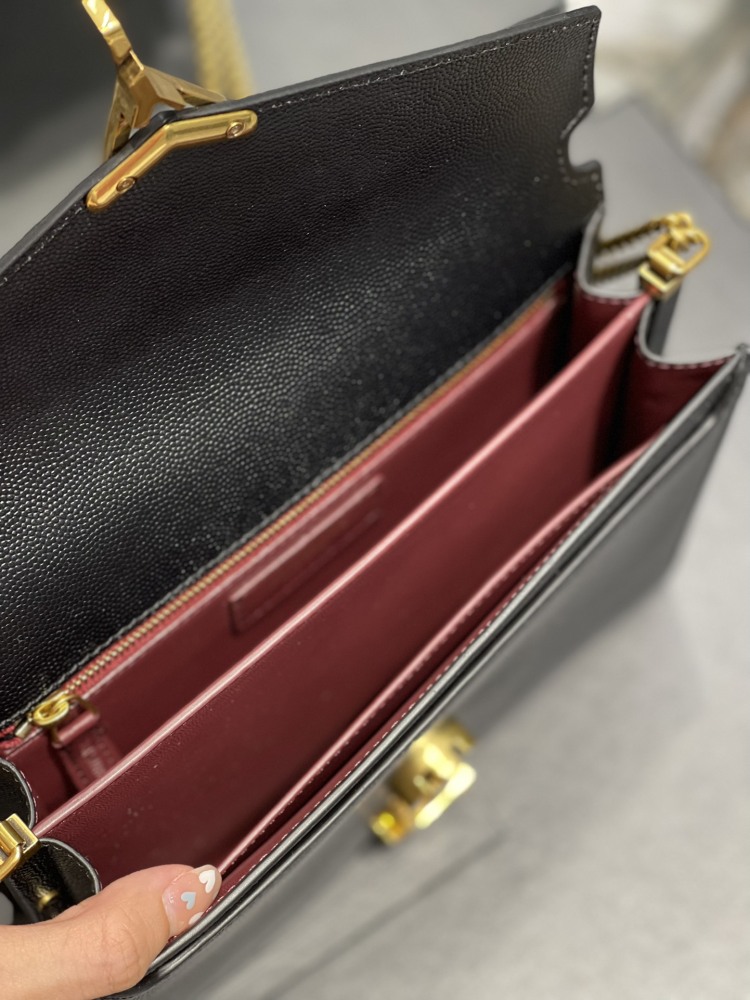 Saint Laurent 𝑪𝑨𝑺𝑺𝑨𝑵𝑫𝑹𝑨 532750 Mirror Boutique