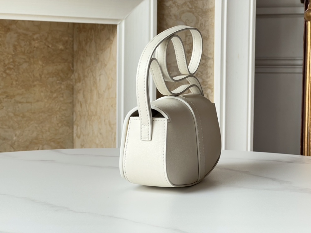 CELINE tofu lock bag 2022 mirror boutique