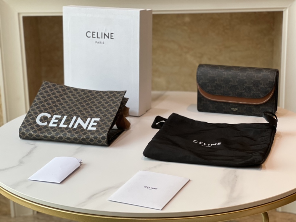CELINE WOC mirror boutique