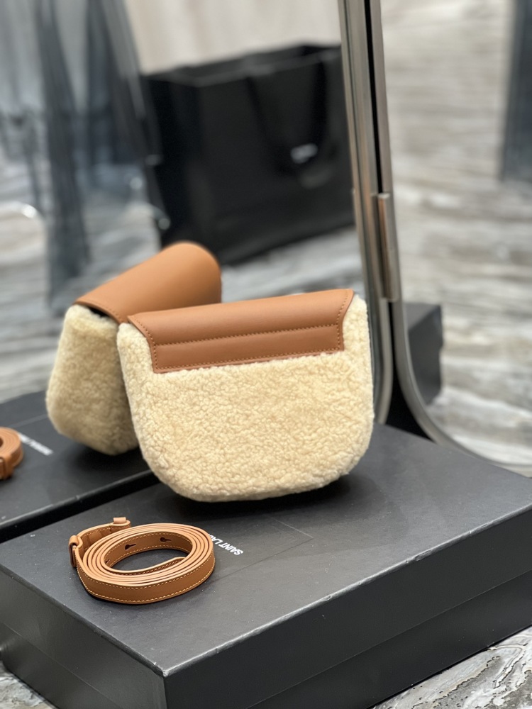 Saint Laurent 𝑲𝒂𝒊𝒂  619740 Mirror Boutique