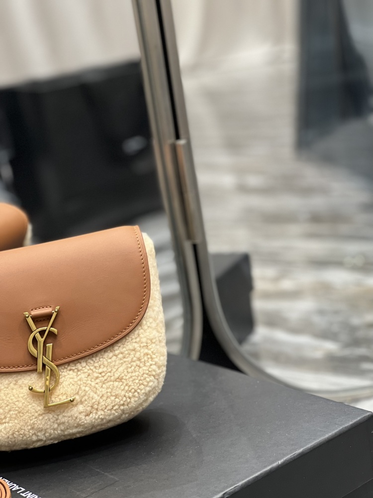Saint Laurent 𝑲𝒂𝒊𝒂  619740 Mirror Boutique