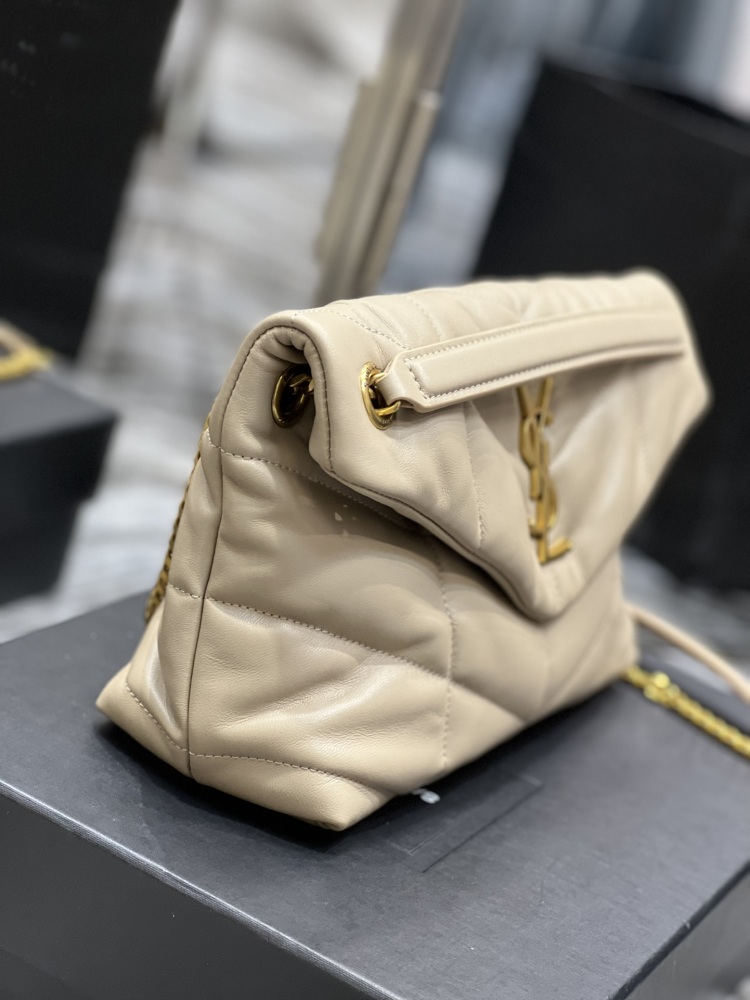Yves Saint Laurent Loulou puffer 29cm 577476 Mirror Boutique