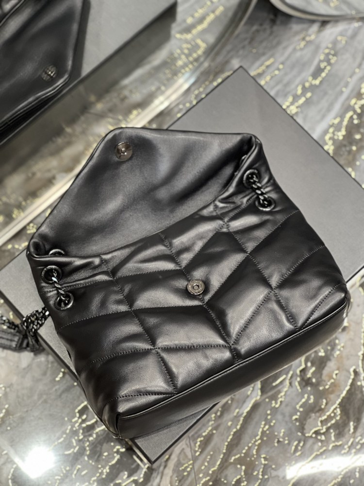 Yves Saint Laurent Loulou puffer 29cm 577476 Mirror Boutique