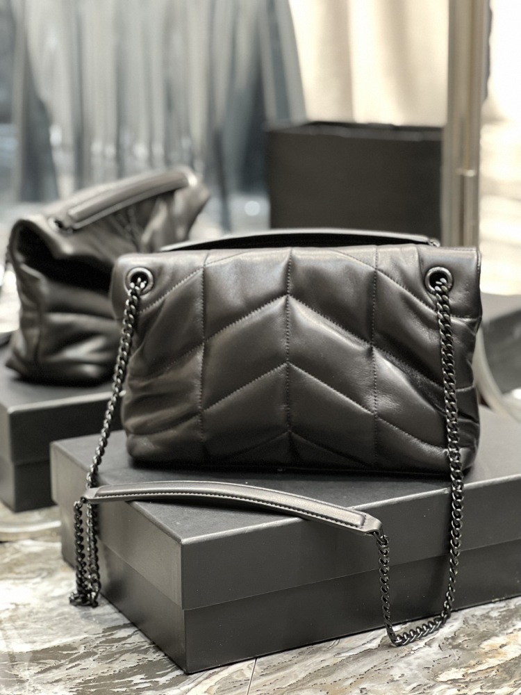 Yves Saint Laurent Loulou puffer 29cm 577476 Mirror Boutique