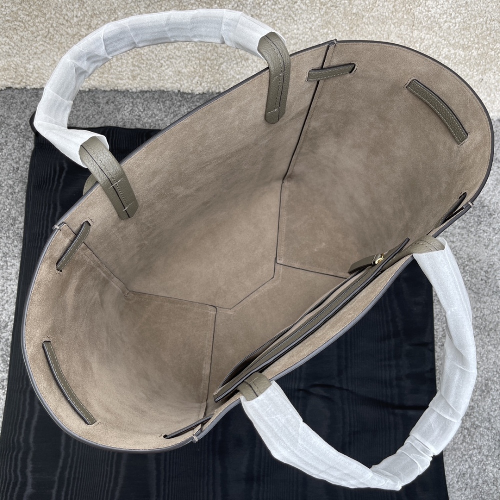 CELINE CABAS PHANTOM 189023 mirror boutique