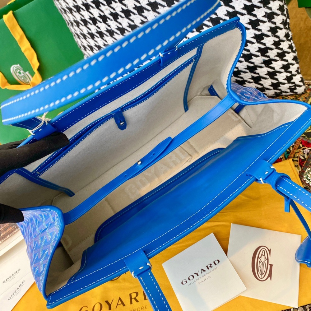 GOYARD Bellechasse Biaude Mirror Boutique