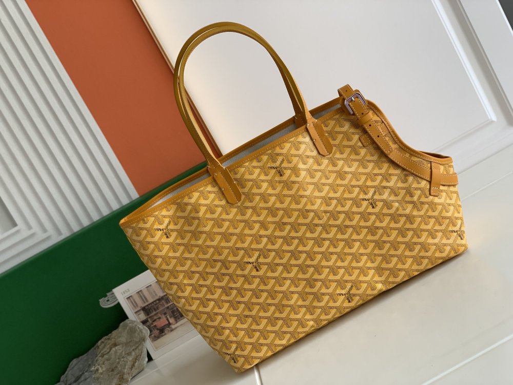 GOYARD Chien Gris Pet Bag Mirror Boutique