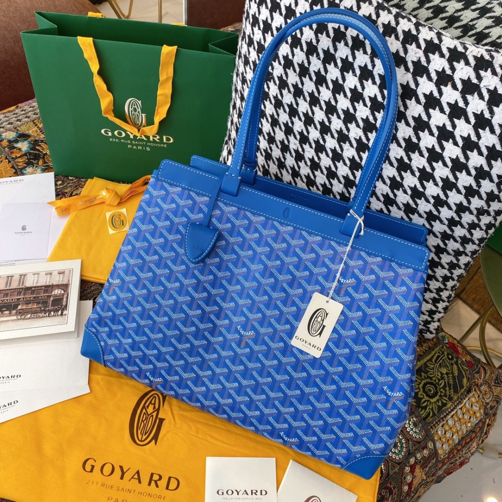 GOYARD Bellechasse Biaude Mirror Boutique