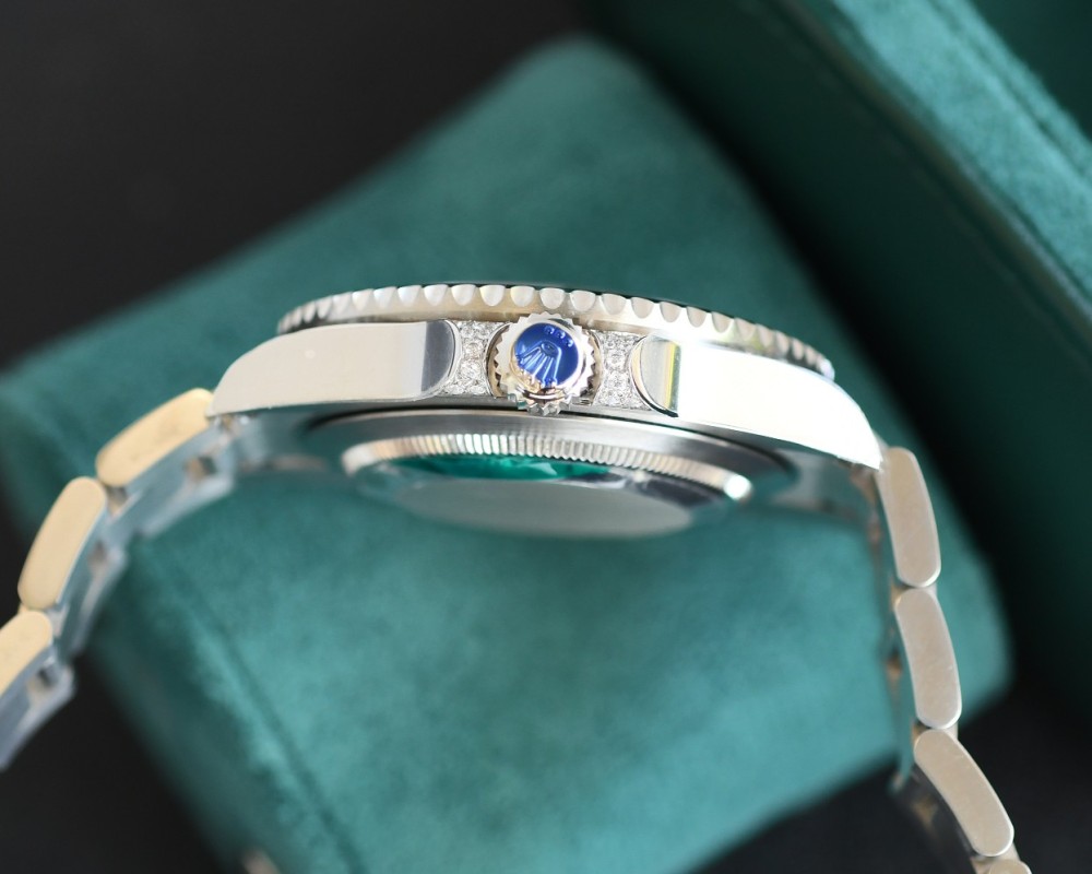 Rolex Replica GMT-Master M126720VTNR Rear Diamond Edition 40MM