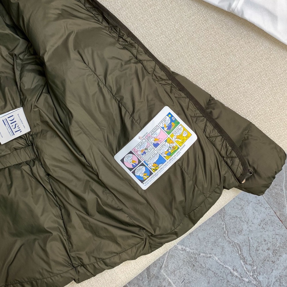 Moncler Women's Waist-Up Fur Collar Down Jacket Ships
