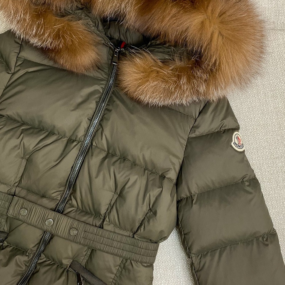 Moncler Women's Waist-Up Fur Collar Down Jacket Ships